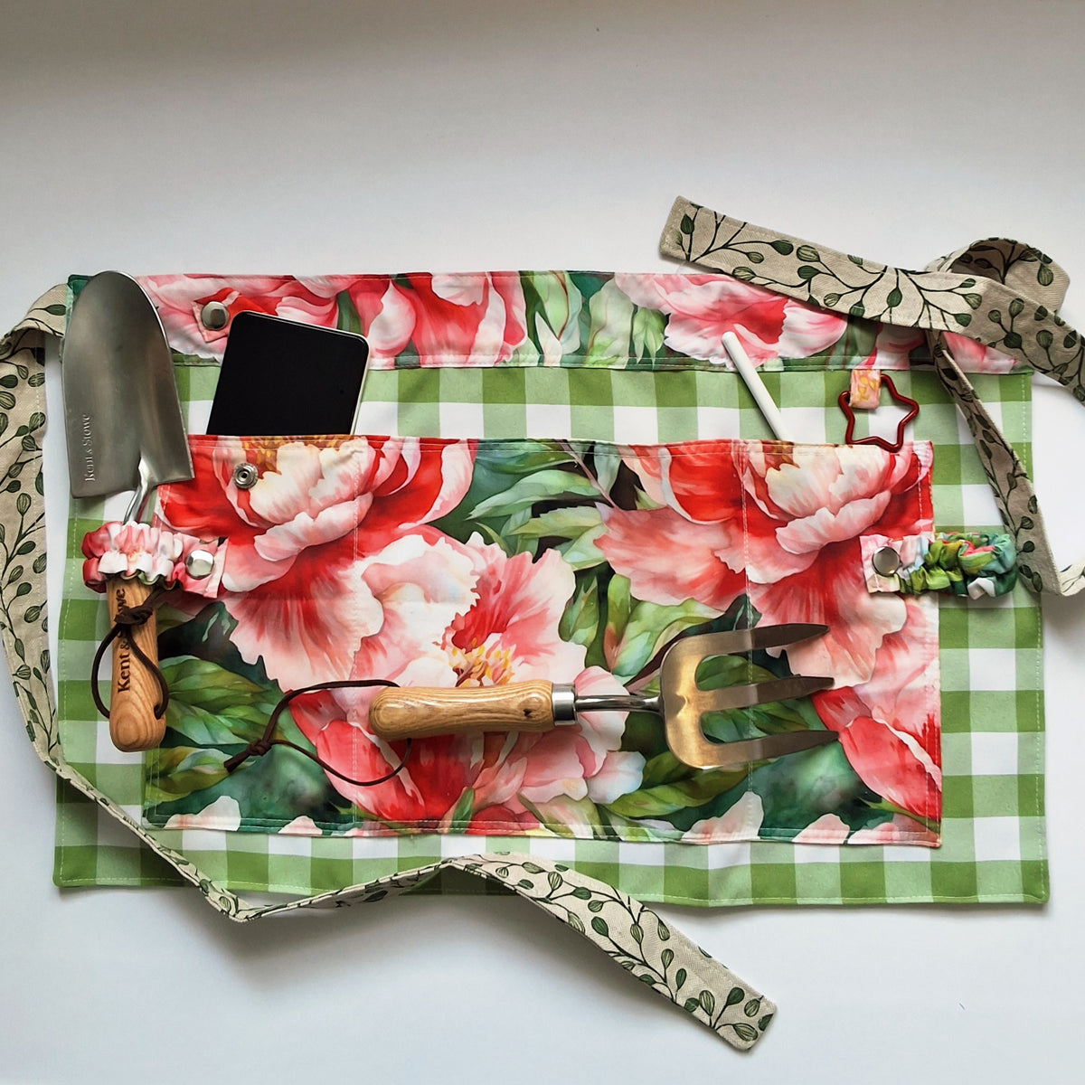 Peonies - gardening apron & gloves gift set