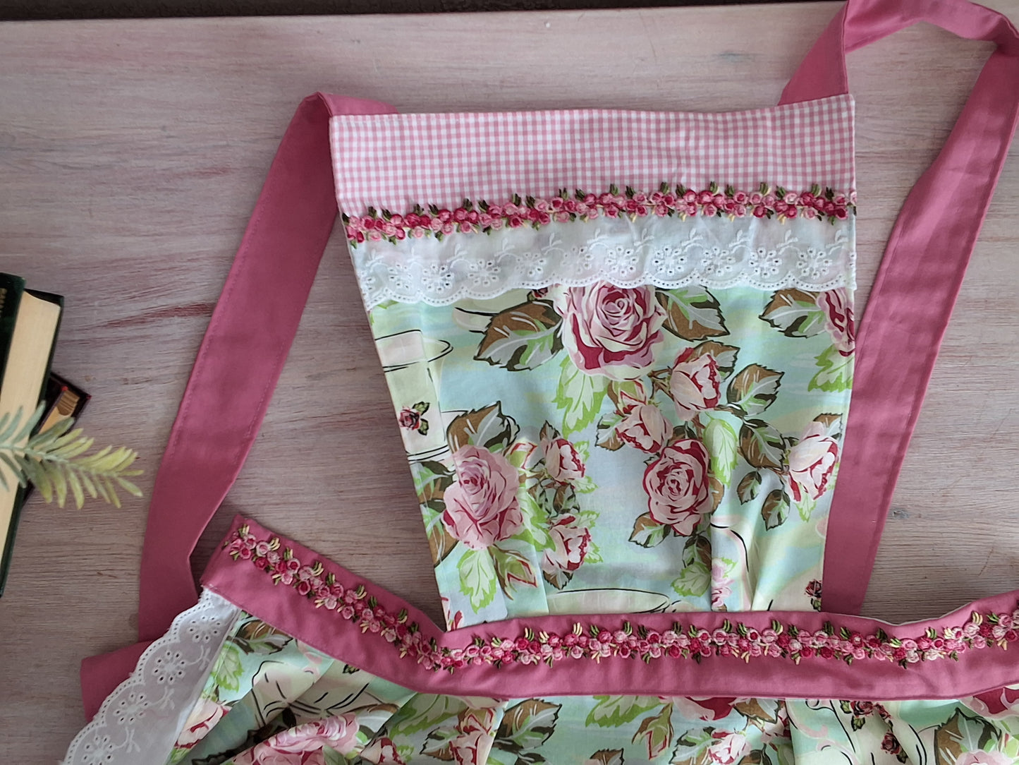 Tea Roses Apron