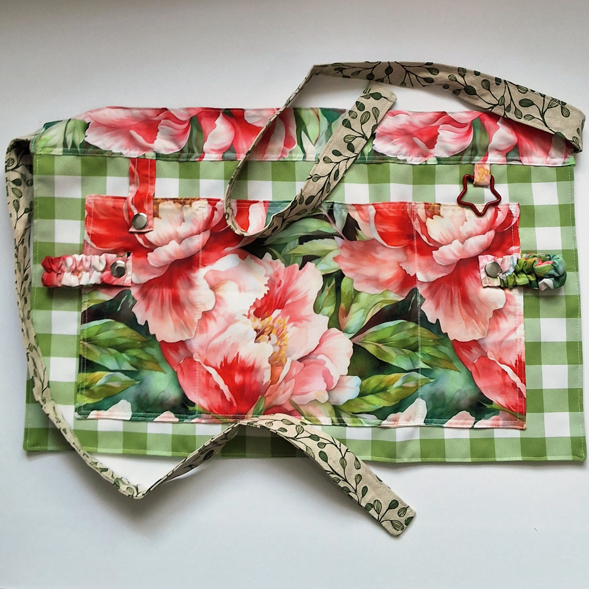 Peonies - gardening apron & gloves gift set