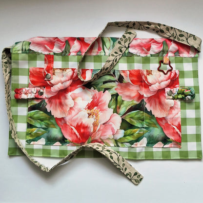 Peonies - gardening apron & gloves gift set